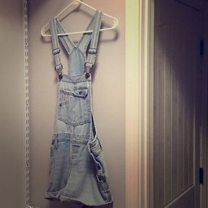 Lei small overall shorts